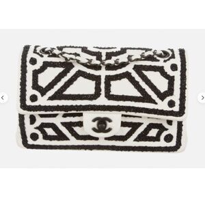 RARE! Vintage Chanel CHANEL VINTAGE CLASSIC FLAP WHITE AND BLACK Lambskin Bag!